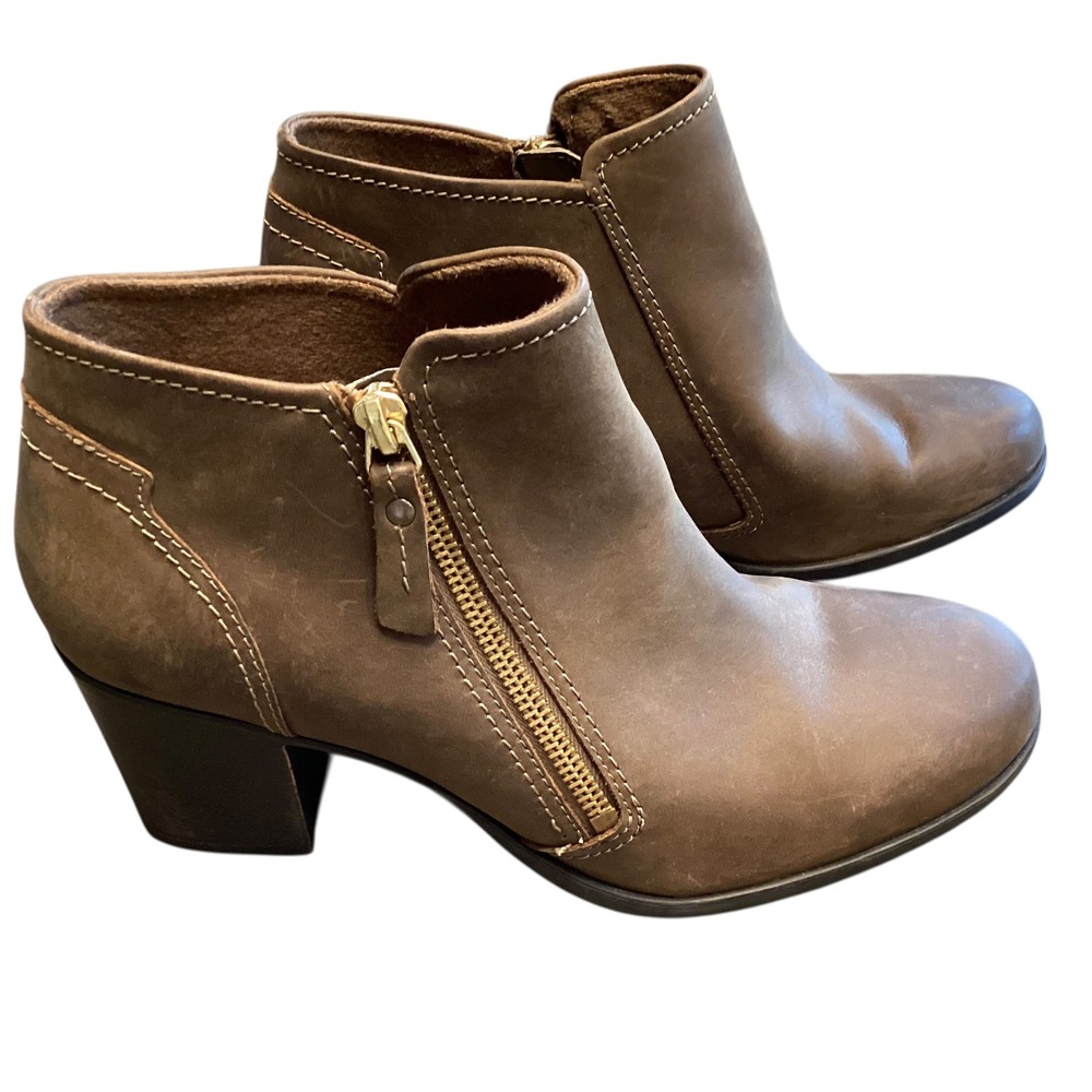 Clarks Verona Brown Leather Ankle Boots Side Zip‎ Block Heel 8.5M Western EUC